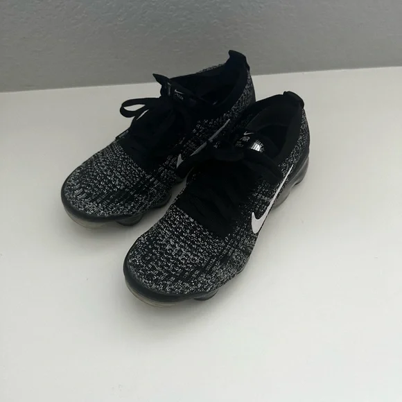 Nike Air VaporMax Flyknit 3 - Picture 2 of 8